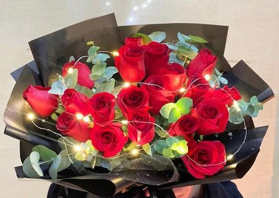 玫瑰花的象征意义（一朵朵花瓣诉说情感）