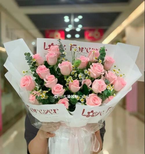 闺蜜给买玫瑰花什么意思？闺蜜买玫瑰花的寓意是什么？