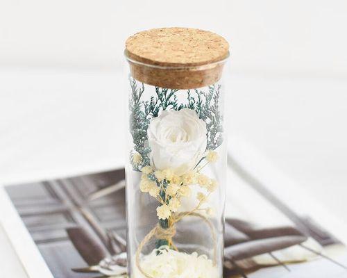 永生花束作为礼物时的花语有何寓意？