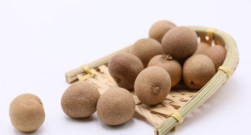 桂圆的花是什么样子的？桂圆花的形态特征和生长环境是什么？