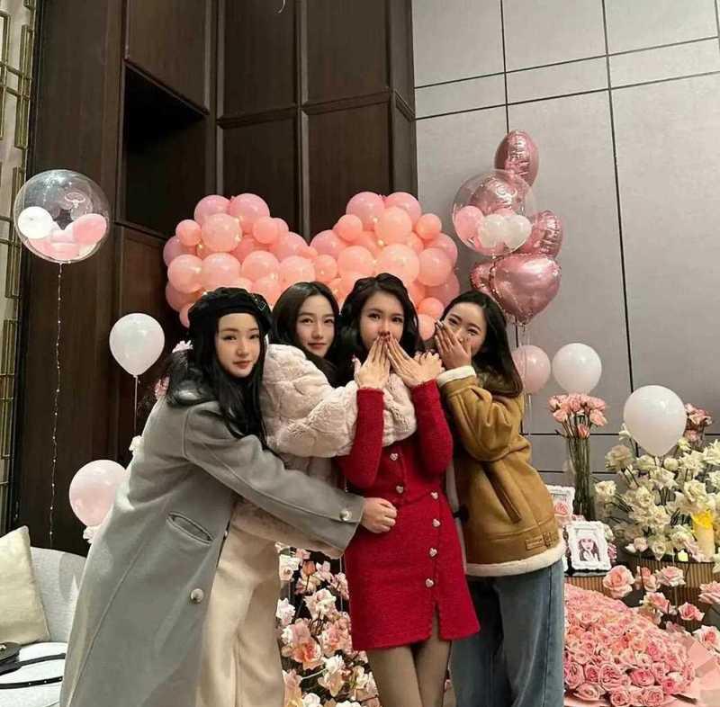 送闪嫂玫瑰花代表什么？玫瑰花数量的含义是什么？