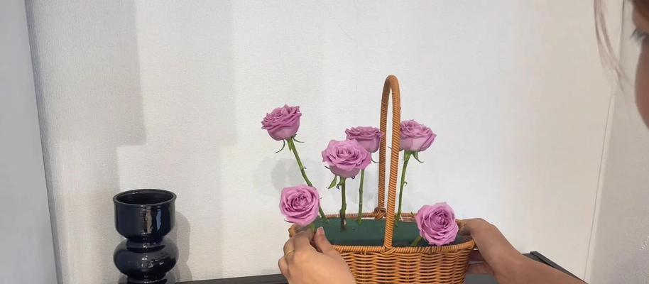 绣球月季花篮插花技巧是什么？