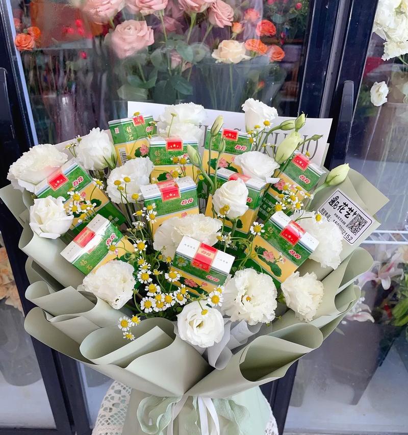 荷花与其它花搭配的含义是什么？荷花在花束中的象征意义是什么？
