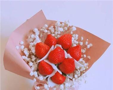 19束草莓花象征什么？它们的含义是什么？