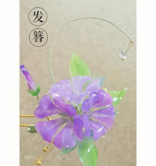 发饰中的花有何象征意义？它的含义是什么？