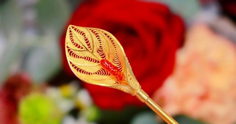 红色花簪子的含义是什么？红色花簪子象征什么？
