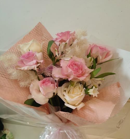 不会枯萎的花象征什么？不凋花的寓意是什么？