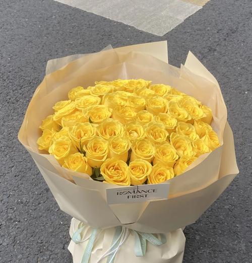 家庭寓意好的黄色花是什么？