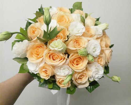 领证时手捧花的意义是什么？选择哪种花最合适？