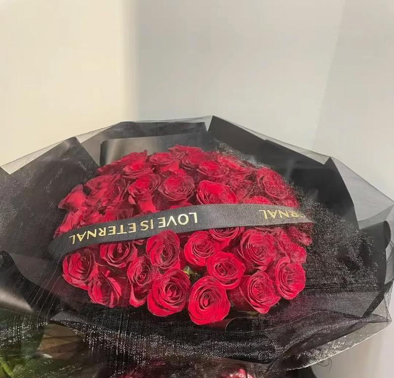 情人节玫瑰花的原始含义是什么？玫瑰花最初代表什么？