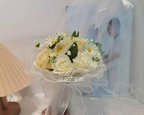 琉璃铃兰手捧花有何寓意？它在婚礼中传递了哪些信息？