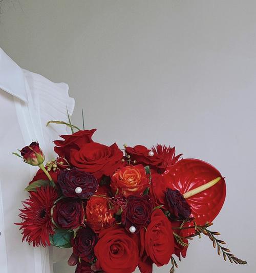 红色手捧花代表什么？红色手捧花的寓意是什么？