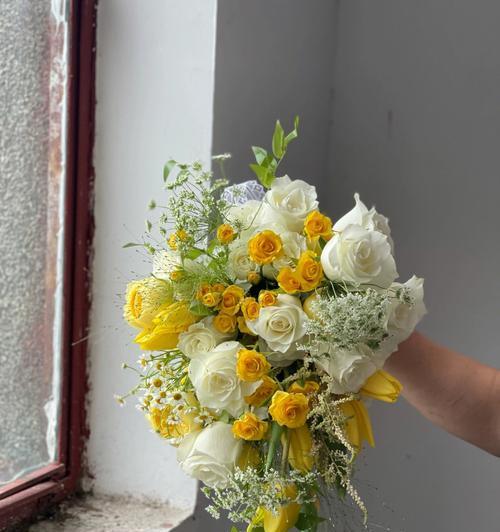 橙黄色圆形手捧花代表什么？橙黄色手捧花的含义是什么？