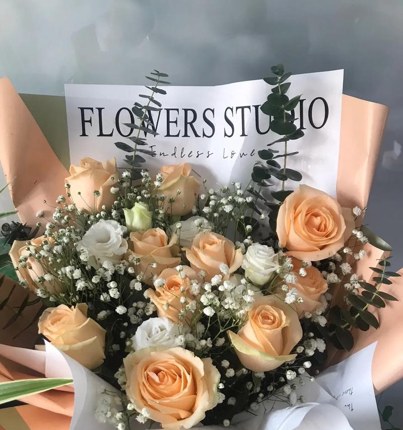 浅色香槟手捧花代表什么？它在婚礼中有何特殊含义？