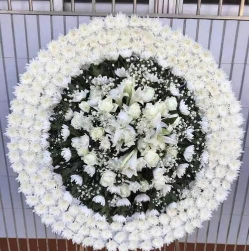 浪漫花语花圈如何选择？花圈中的花语有哪些？