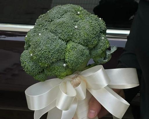 假兰花手捧花代表了什么意义？