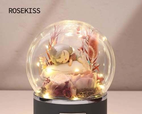 双手捧水晶玫瑰花代表什么？水晶玫瑰花的寓意是什么？